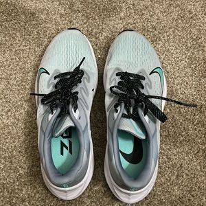 Gently used Nike Zoom Winflo in size 8.5 in women